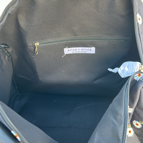 New With Tags Alice + Olivia By Stacey Bendet Daisy Print Duffel Bag Cottagecore - Picture 8 of 8